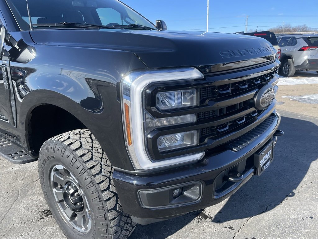 Used 2024 Ford F250 Lariat w/ Tremor Off-Road Package image 28