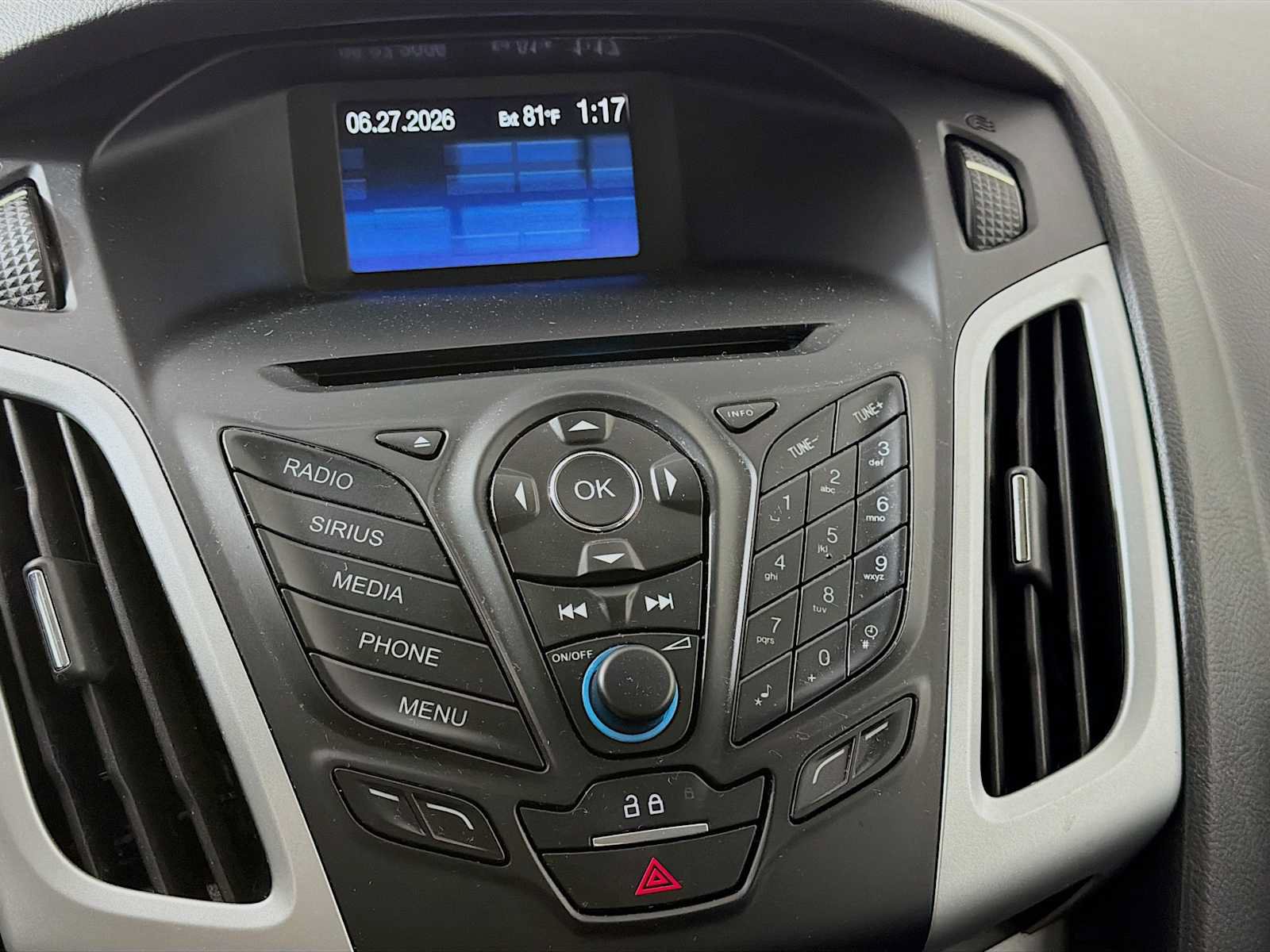 Used 2013 Ford Focus SE w/ SE Winter Pkg FWD image 11