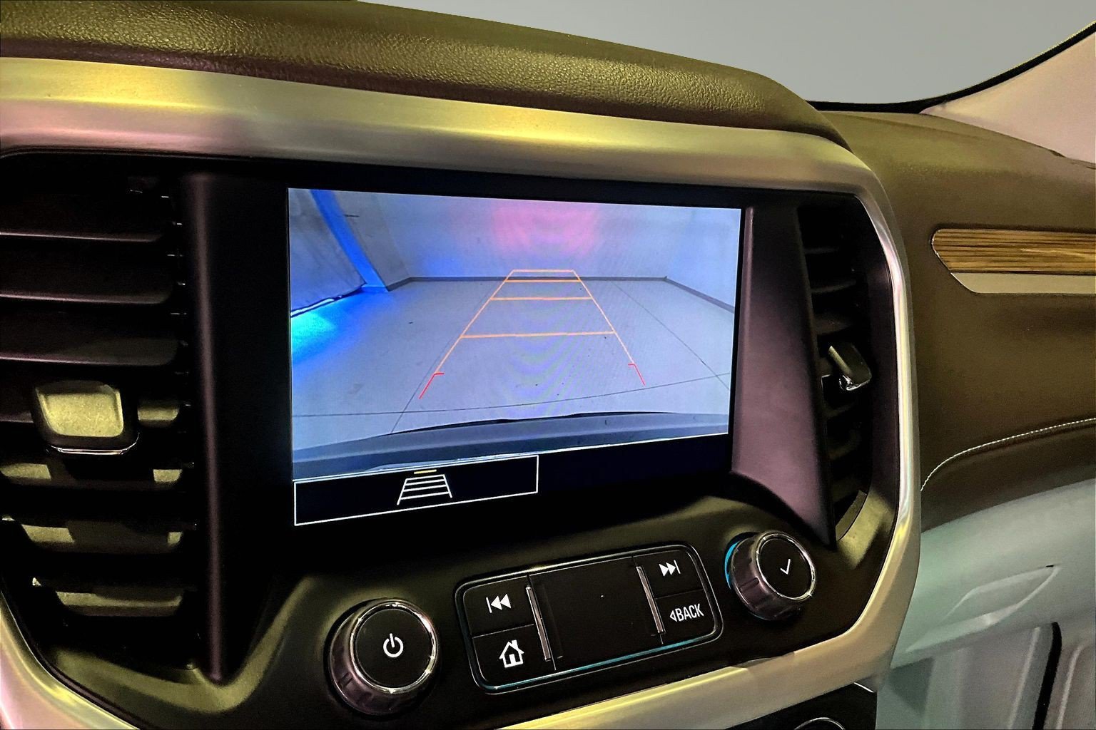 Used 2022 GMC Acadia SLE AWD/4WD image 15