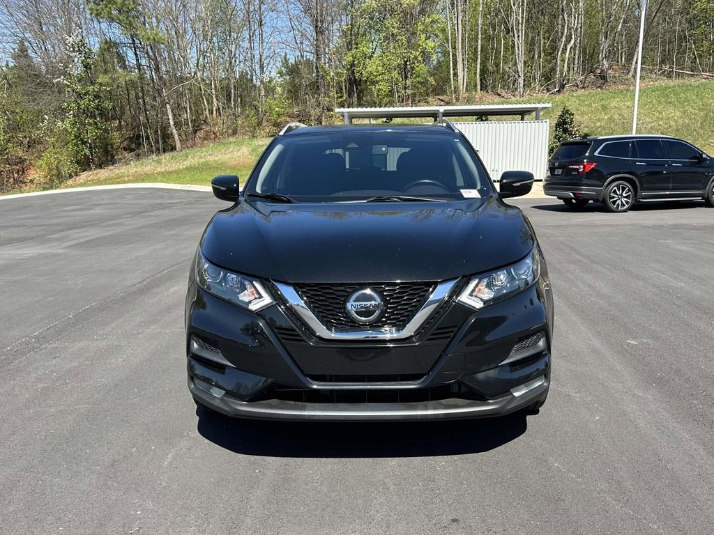 Used 2021 Nissan Rogue Sport SV image 2