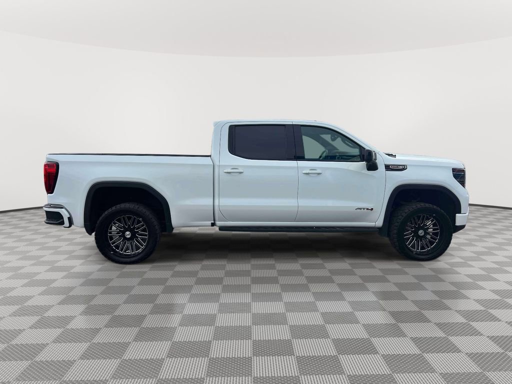 Used 2023 GMC Sierra 1500 AT4 w/ Technology Package AWD/4WD image 4