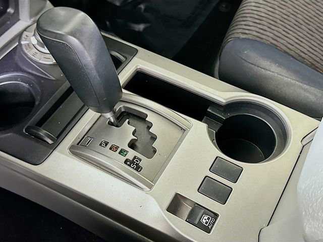 Used 2021 Nissan Titan SL w/ Moonroof Package image 18