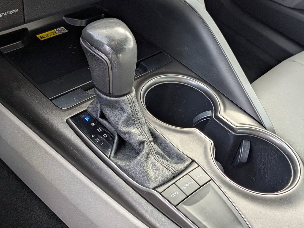 Used 2024 Toyota Camry SE image 25