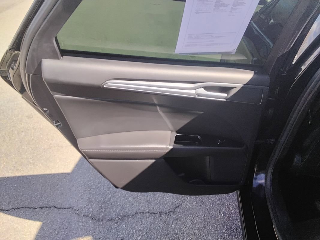 Used 2014 Ford Fusion Titanium image 19