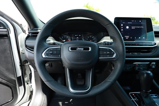 Used 2022 Jeep Compass Latitude FWD image 10