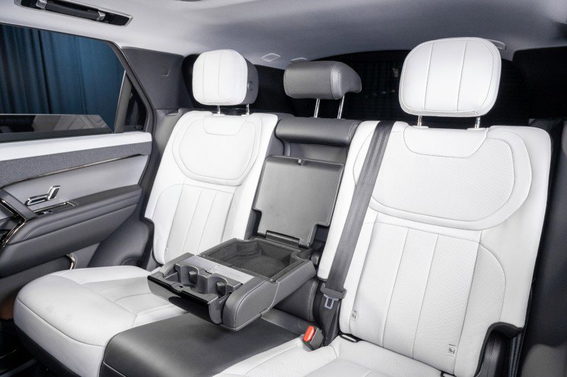 Used 2025 Land Rover Range Rover Sport Dynamic SE image 15