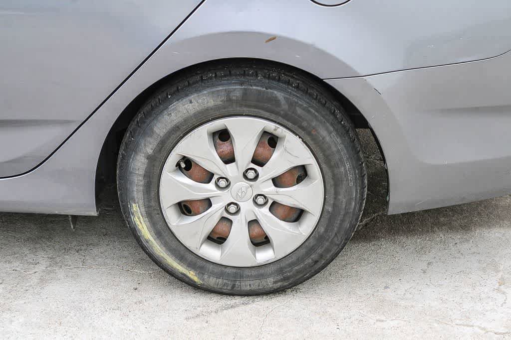 Used 2015 Hyundai Accent GLS FWD image 6