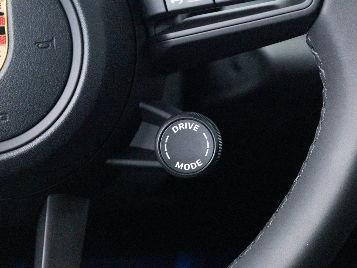 New 2025 Porsche Macan 4 Electric image 13