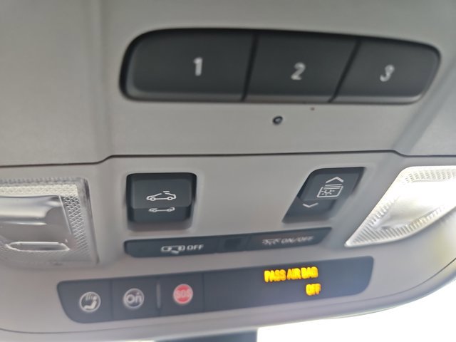 Used 2018 Chevrolet Equinox LT w/ Sun & Infotainment Package image 14