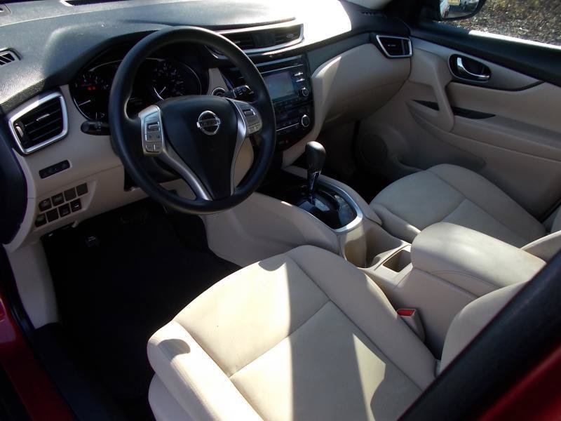 Used 2016 Nissan Rogue SV AWD/4WD image 26