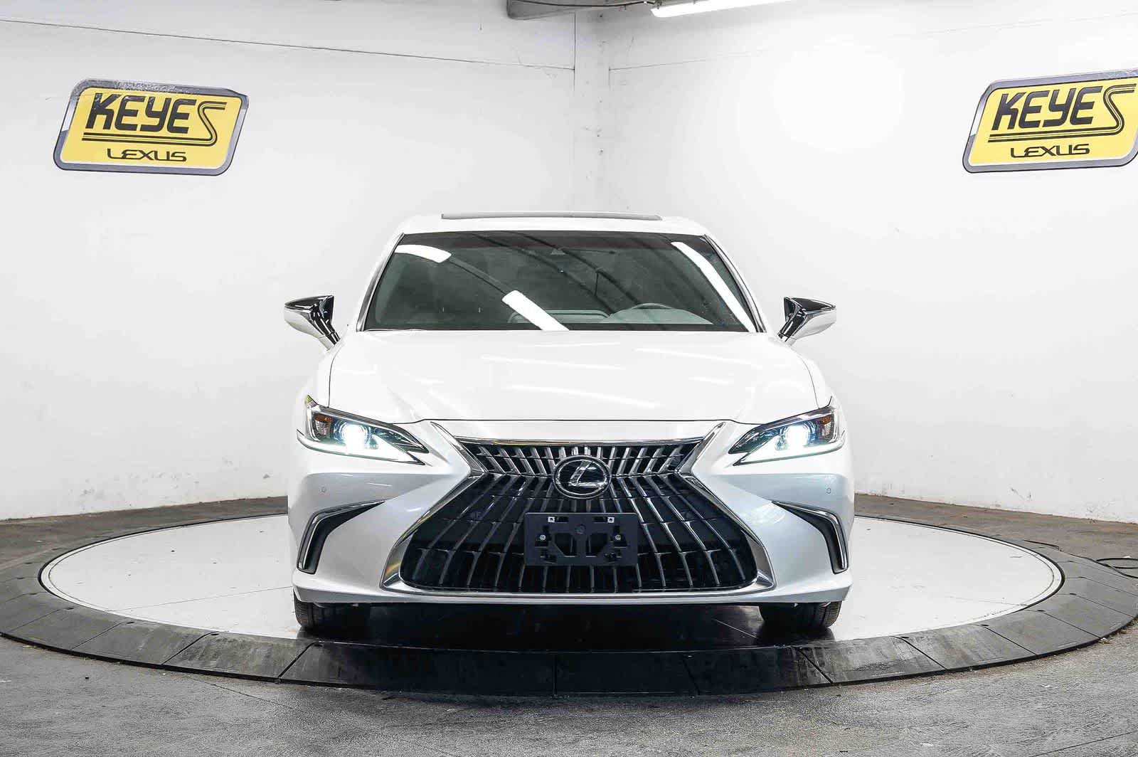 Used 2025 Lexus ES 300h w/ Premium Package FWD image 6