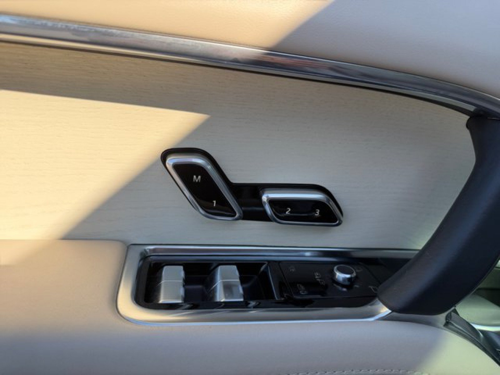Certified 2024 Land Rover Range Rover SE AWD/4WD image 11