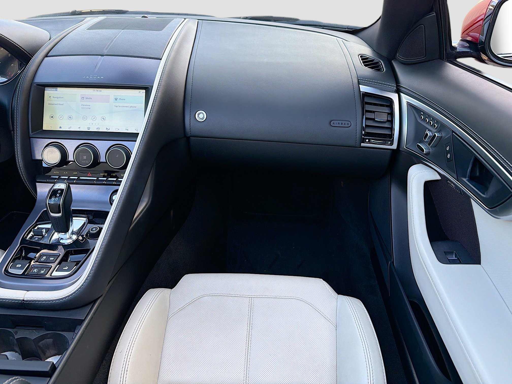 Used 2023 Jaguar F-TYPE Convertible image 17