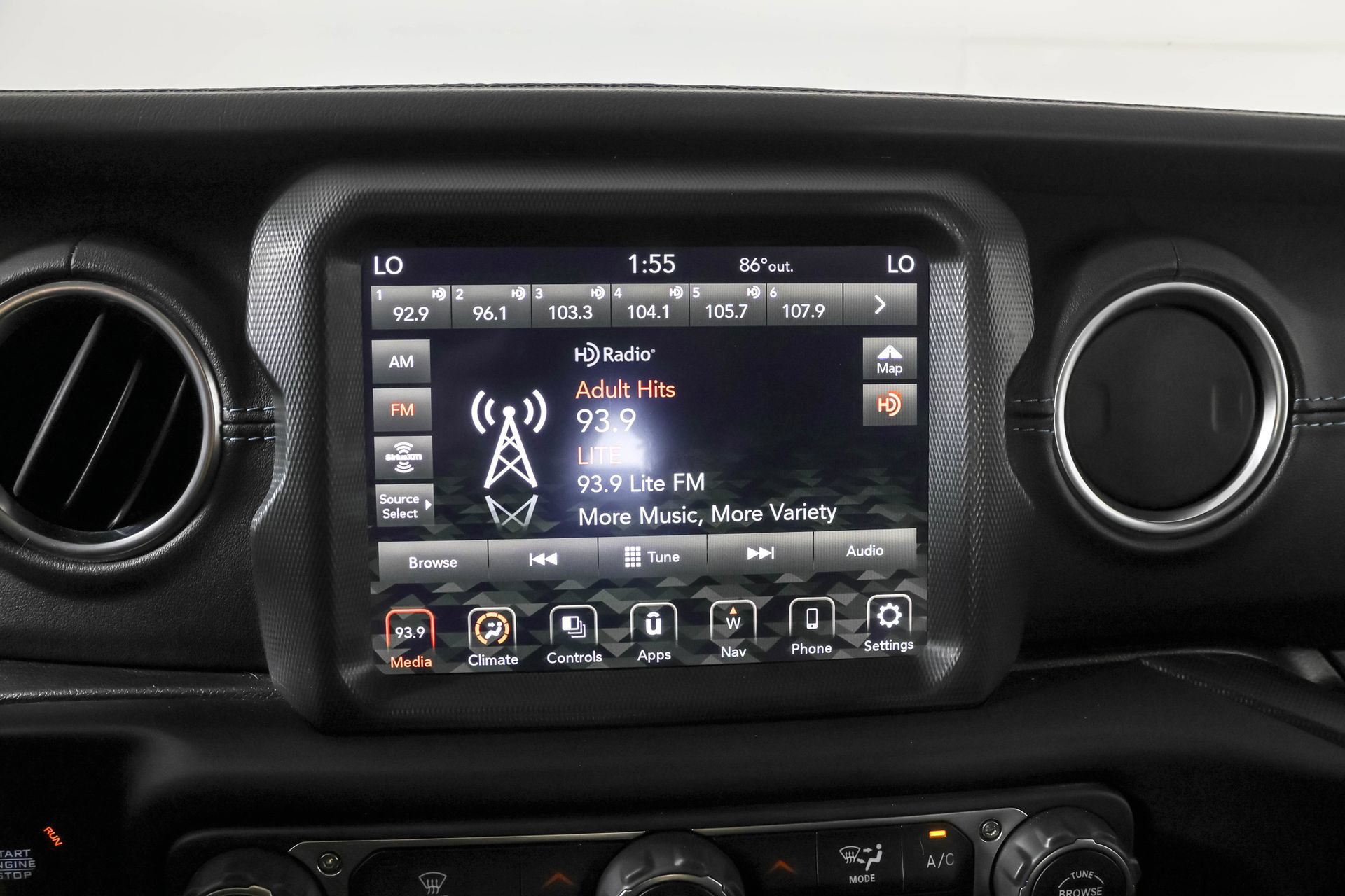 Used 2023 Jeep Wrangler Unlimited Rubicon 4xe AWD/4WD image 29