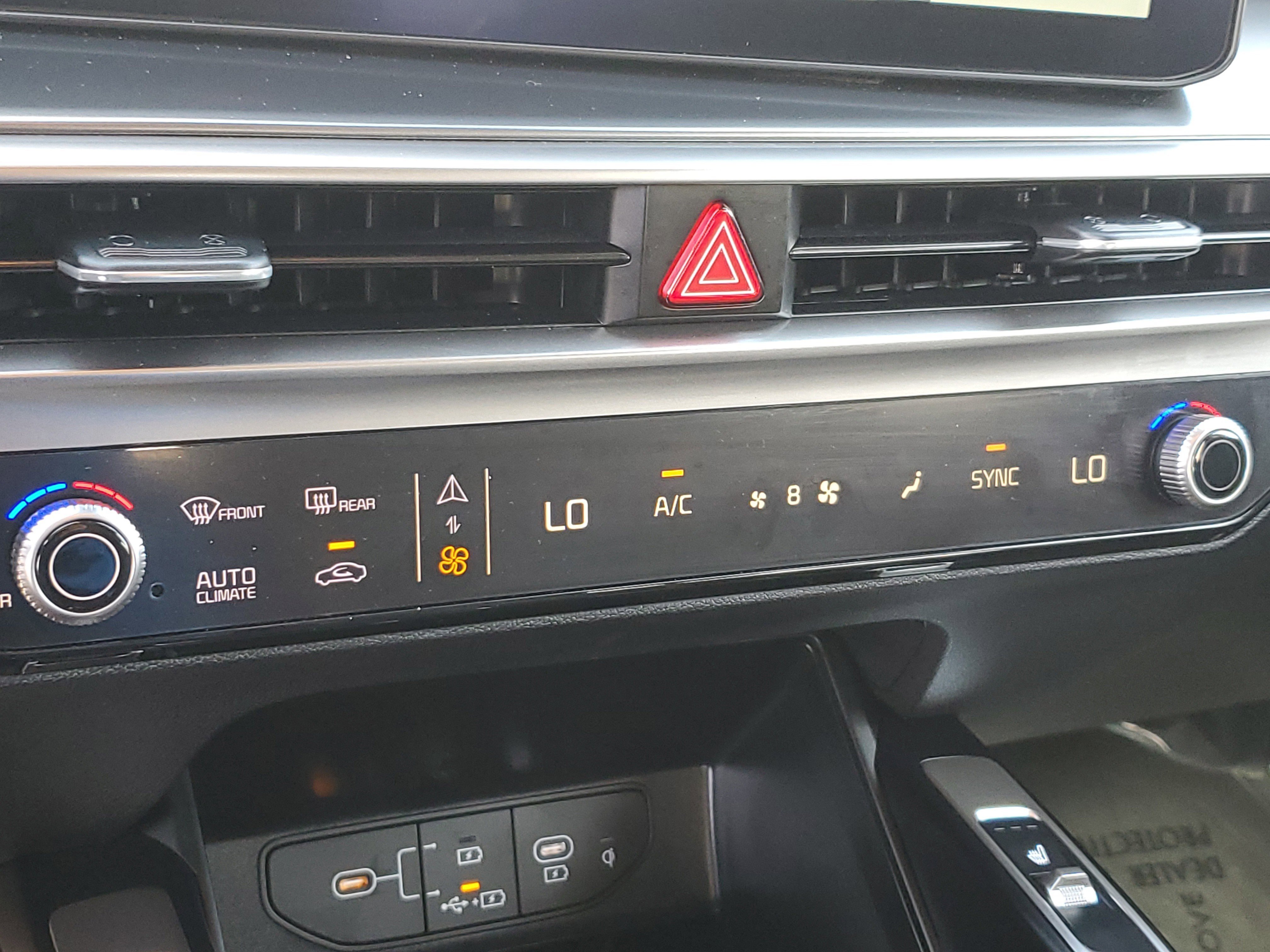 Used 2025 Kia Sorento EX image 28