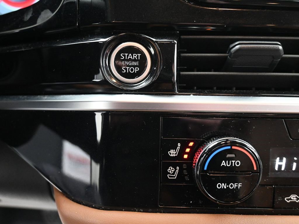 Used 2024 Nissan Pathfinder Platinum w/ Cargo Package image 24