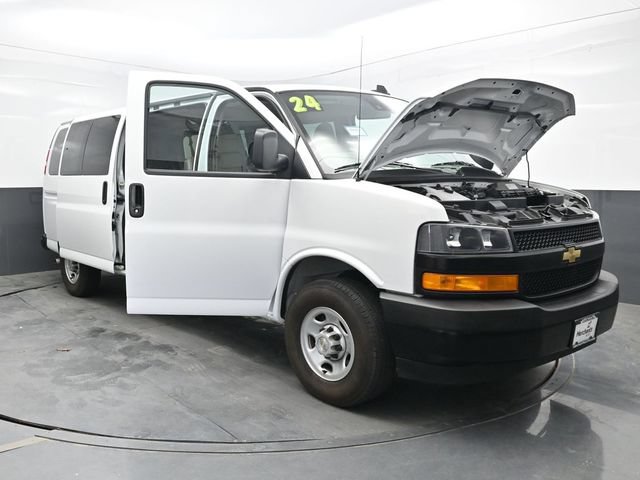 Used 2024 Chevrolet Express 3500 LS RWD image 39