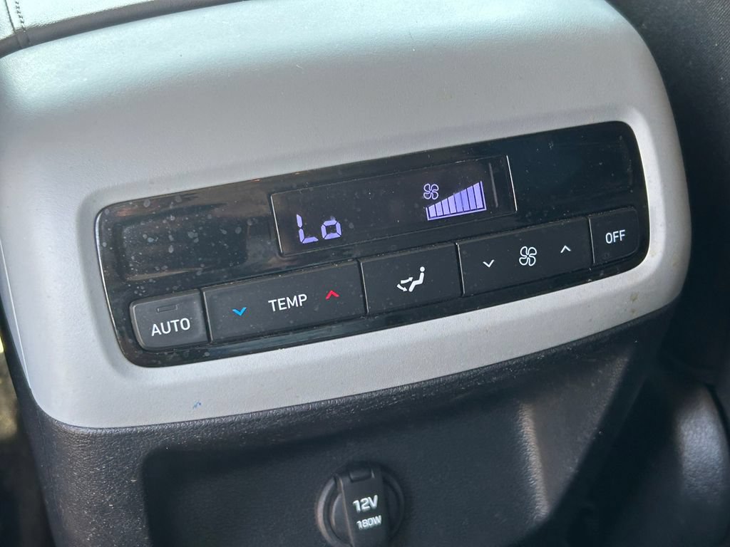 Used 2025 Hyundai Palisade SE FWD image 21