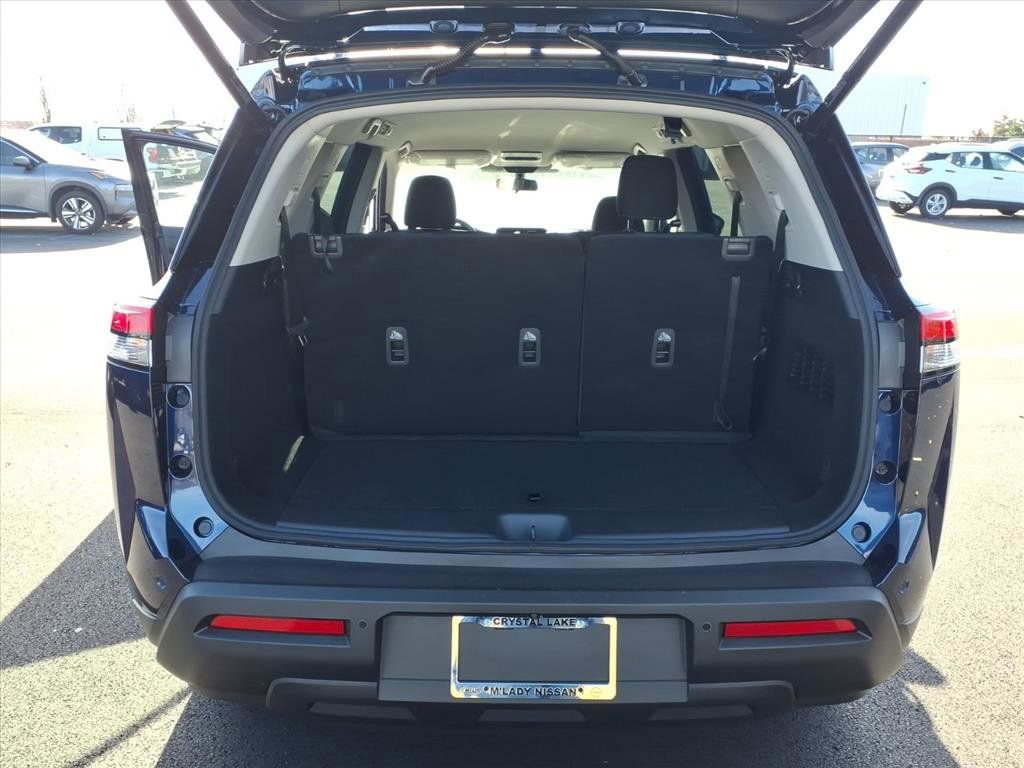 New 2025 Nissan Pathfinder SV image 31
