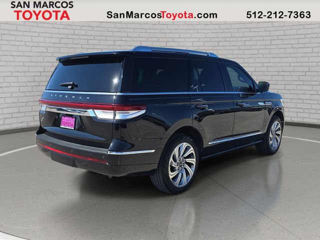 Used 2024 Lincoln Navigator Reserve image 5