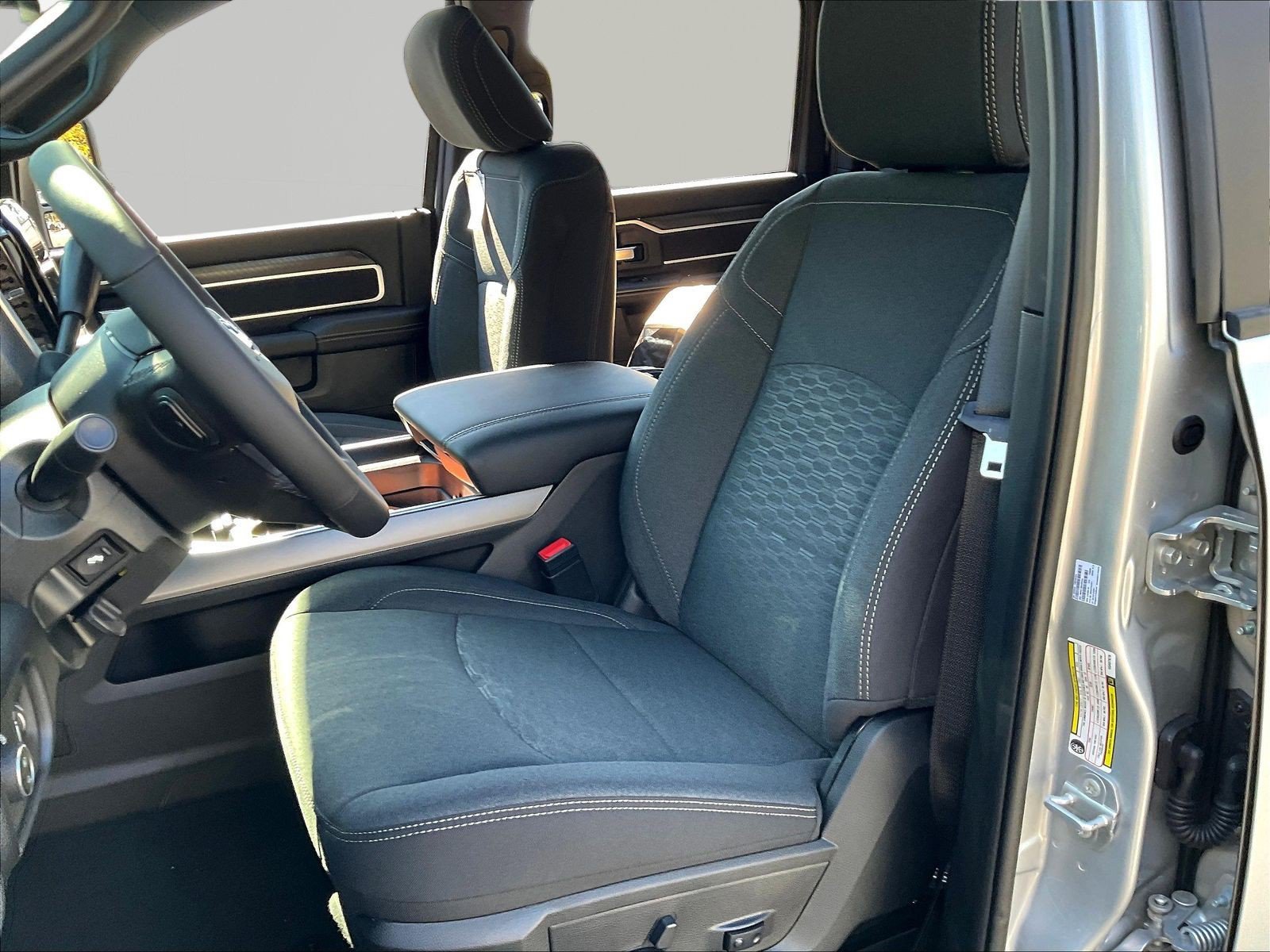 New 2027 RAM 3500 Big Horn AWD/4WD image 16