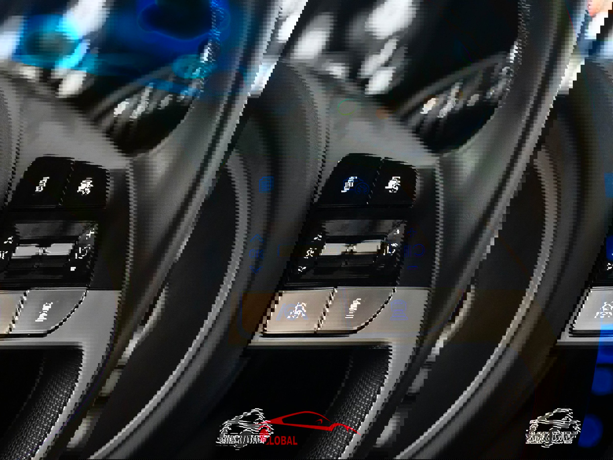 Used 2025 Hyundai Elantra SEL image 25