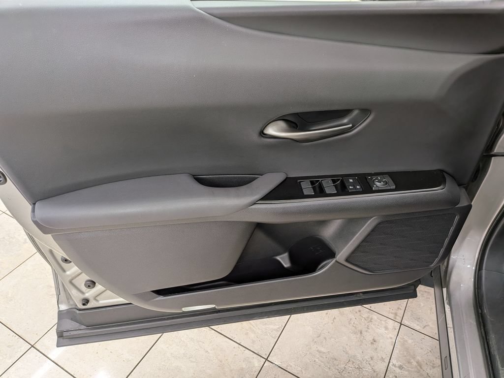 Certified 2022 Lexus UX 250h w/ Premium Package AWD/4WD image 16