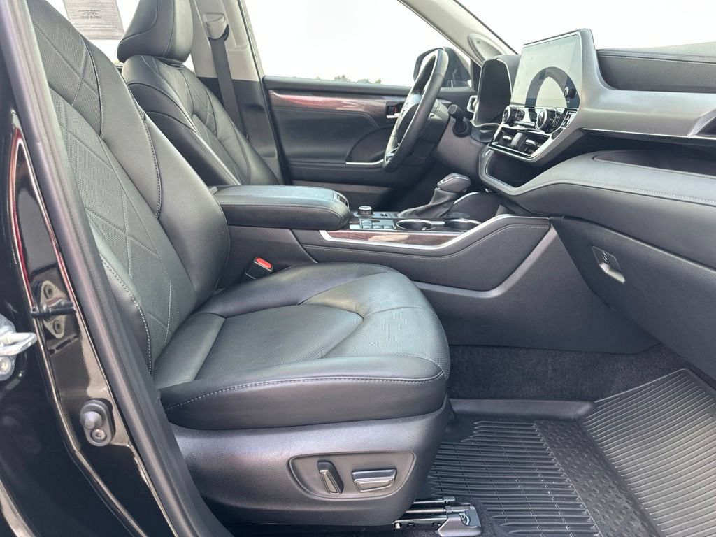 Used 2024 Toyota Highlander Platinum AWD/4WD image 33