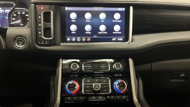 Used 2021 GMC Yukon XL Denali w/ Denali Premium Package AWD/4WD image 13