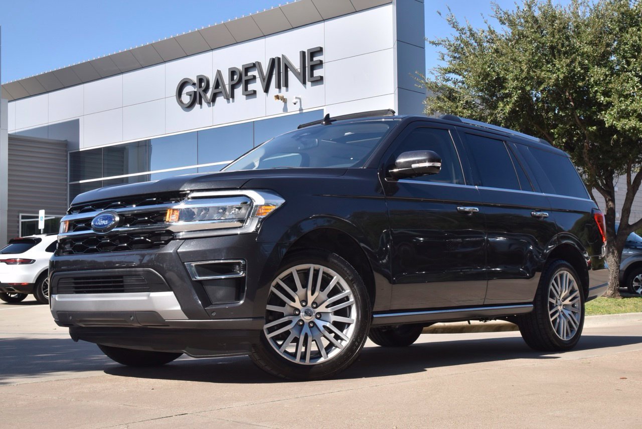 Used 2022 Ford Expedition Limited RWD image 2