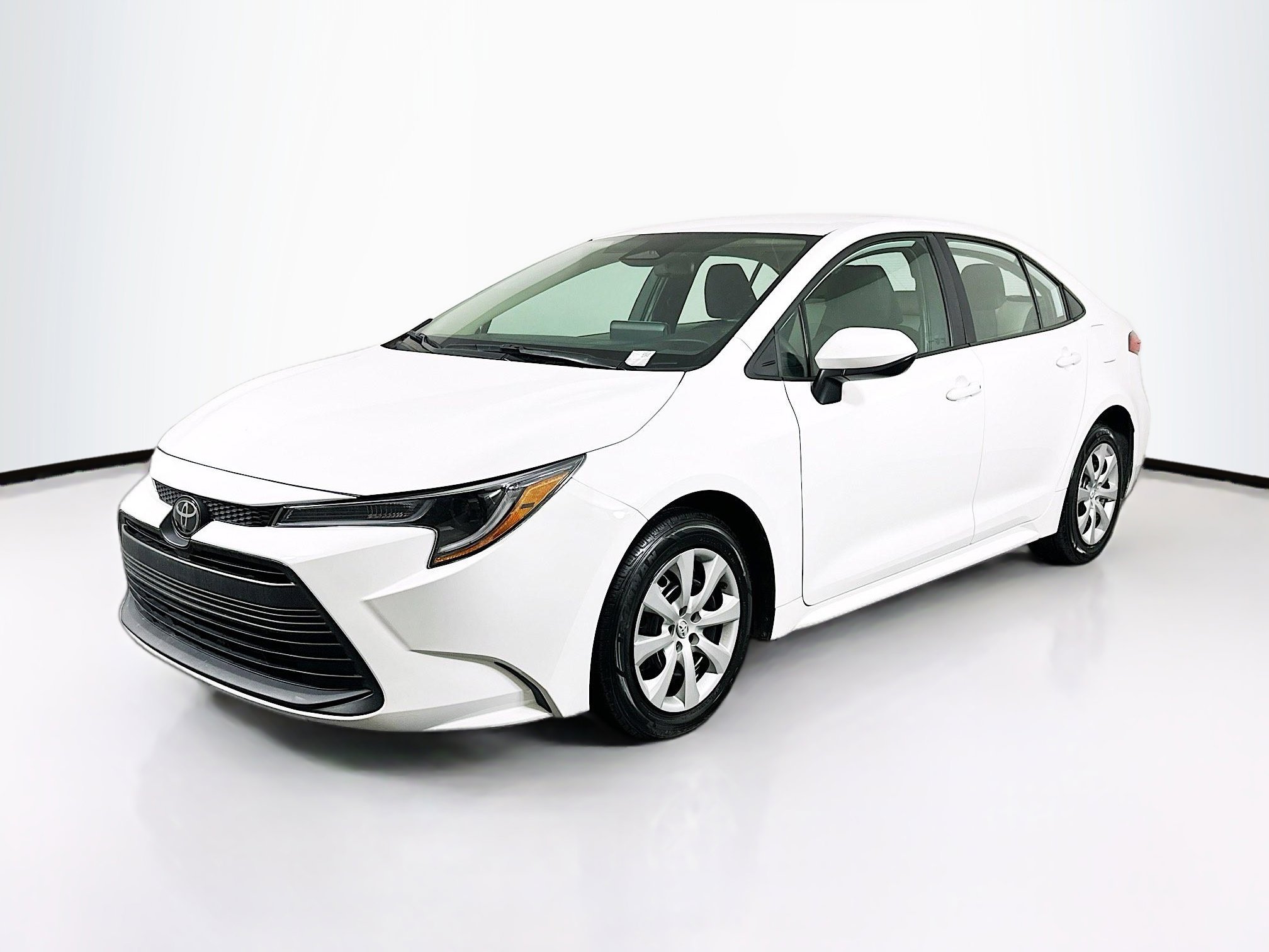 Used 2024 Toyota Corolla LE image 3