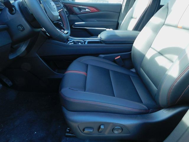New 2026 Chevrolet Traverse RS w/ LPO, Illumination Package FWD image 8