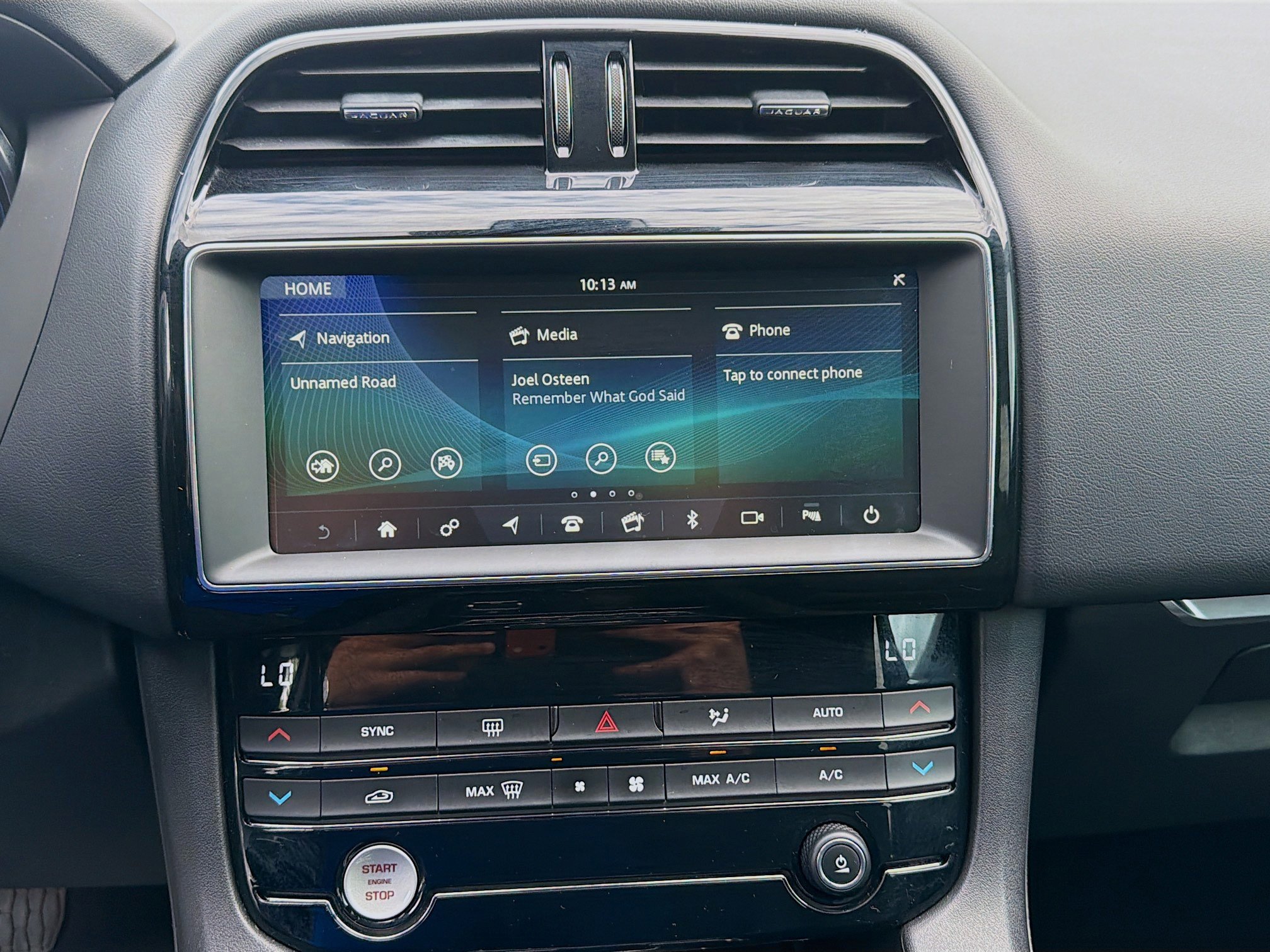 Used 2020 Jaguar F-PACE Premium image 12