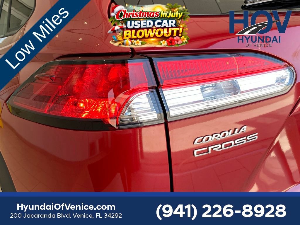 Used 2024 Toyota Corolla Cross LE w/ Moonroof Package FWD image 9