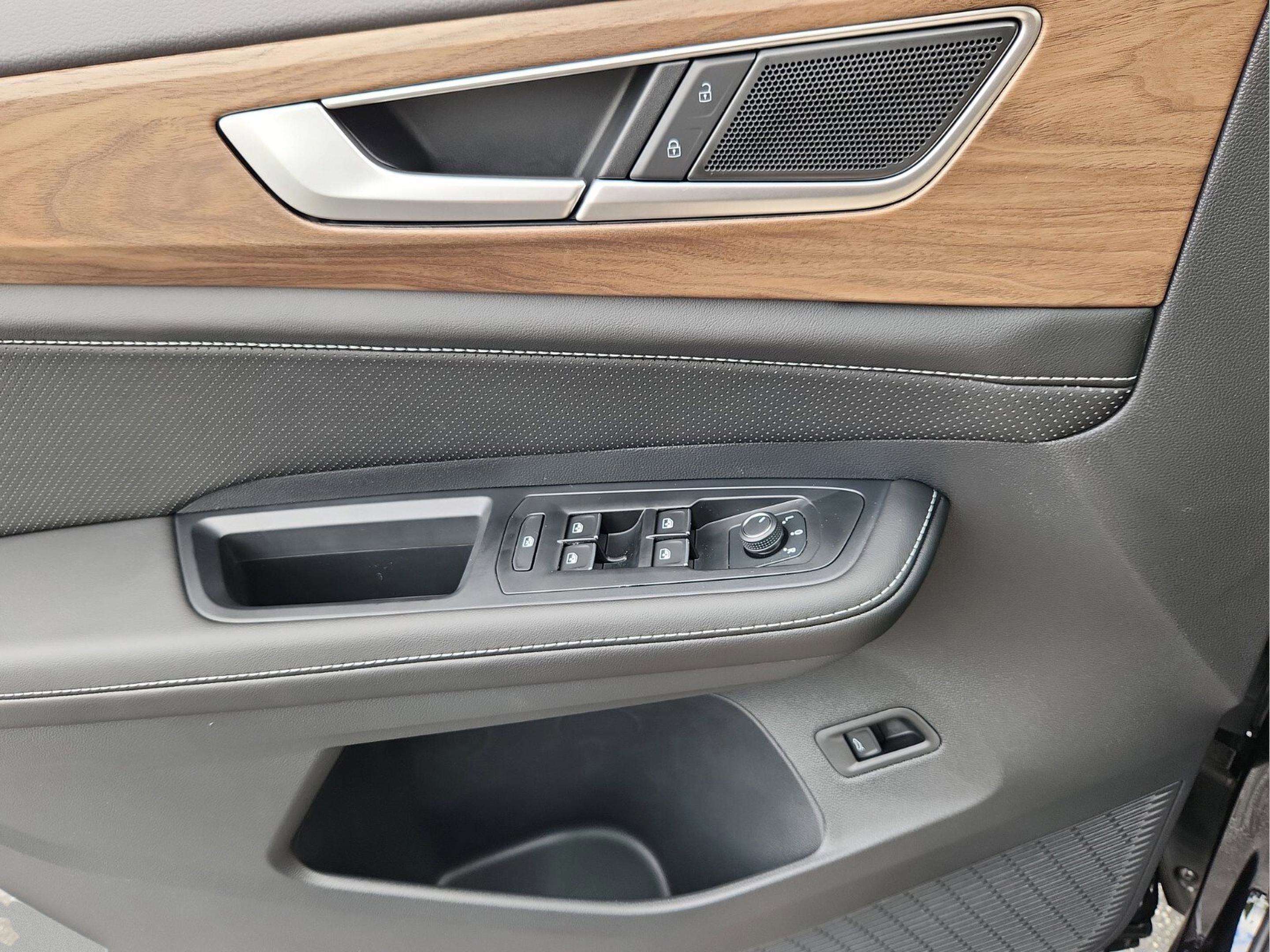 New 2026 Volkswagen Atlas SE image 24