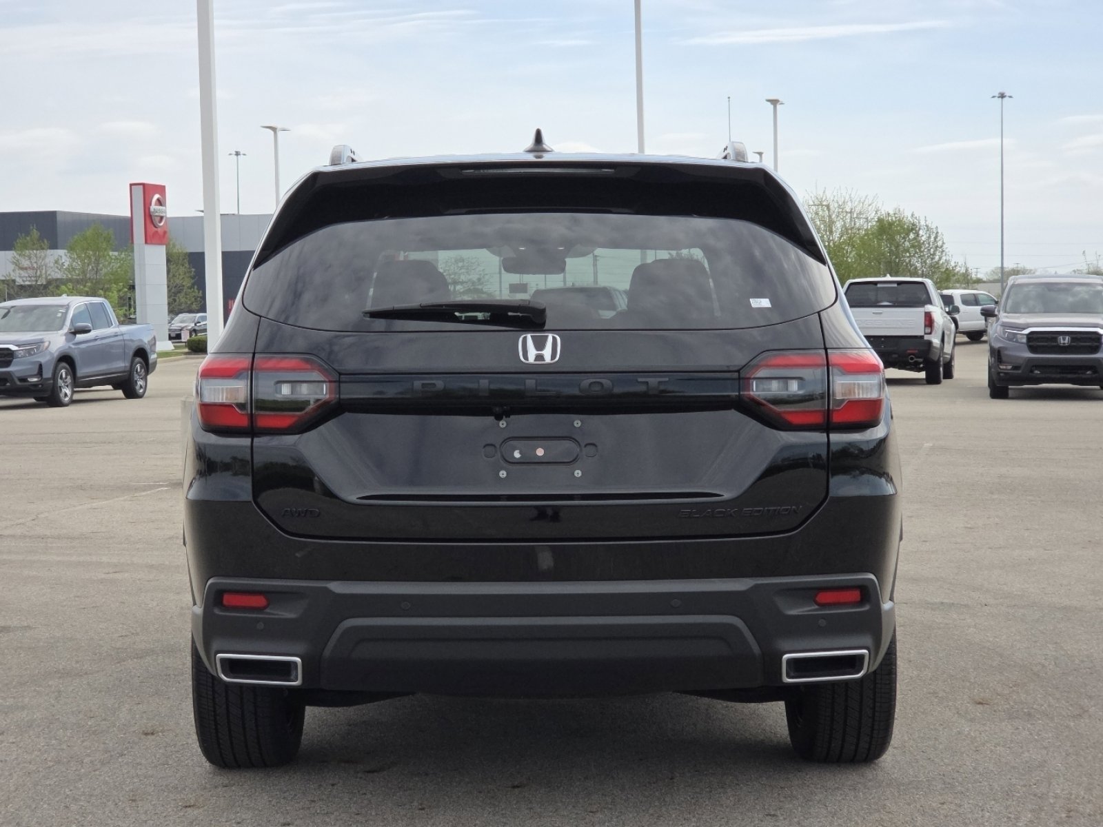 Used 2025 Honda Pilot Black Edition image 17