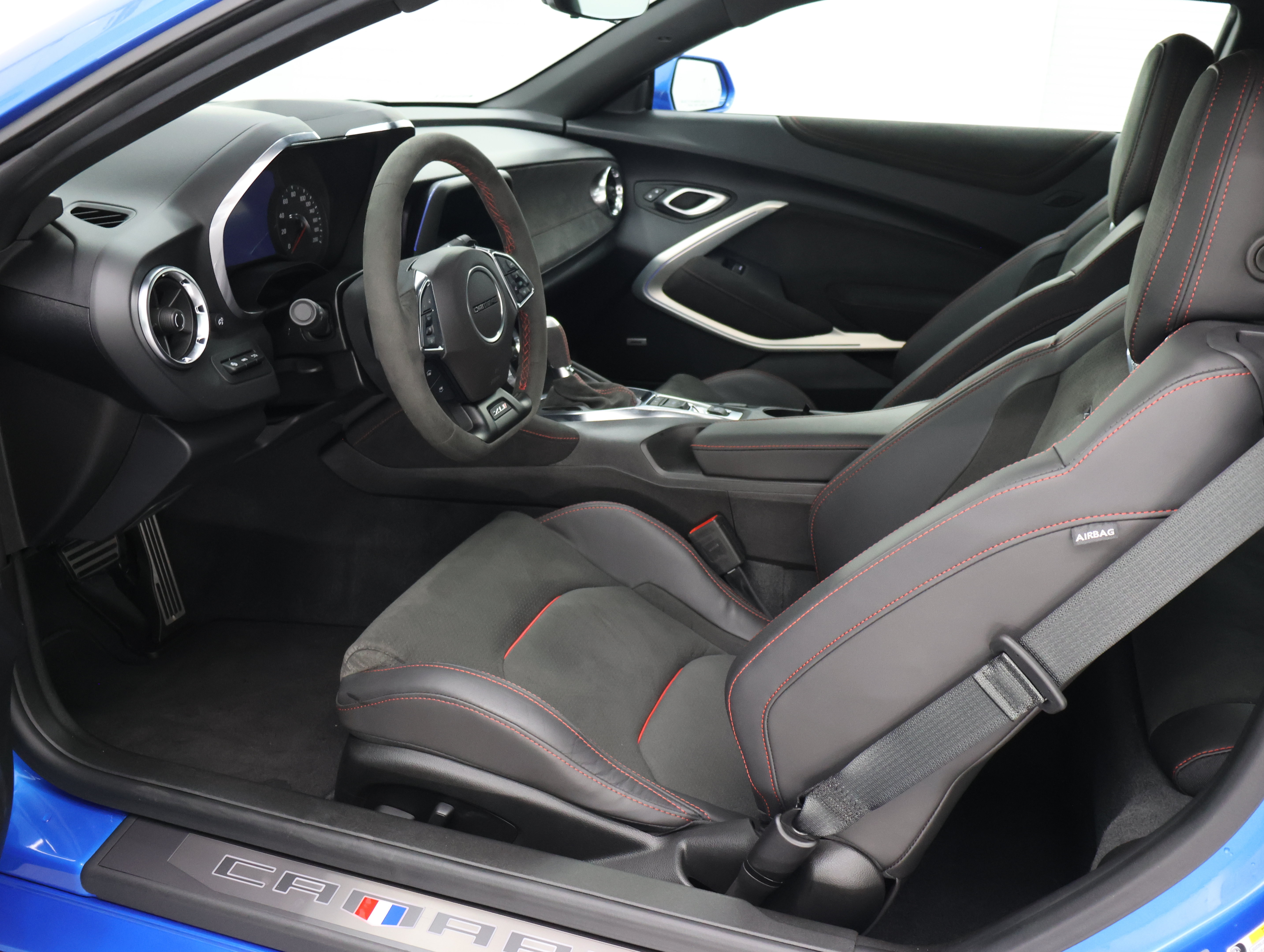 Used 2024 Chevrolet Camaro ZL1 RWD image 8