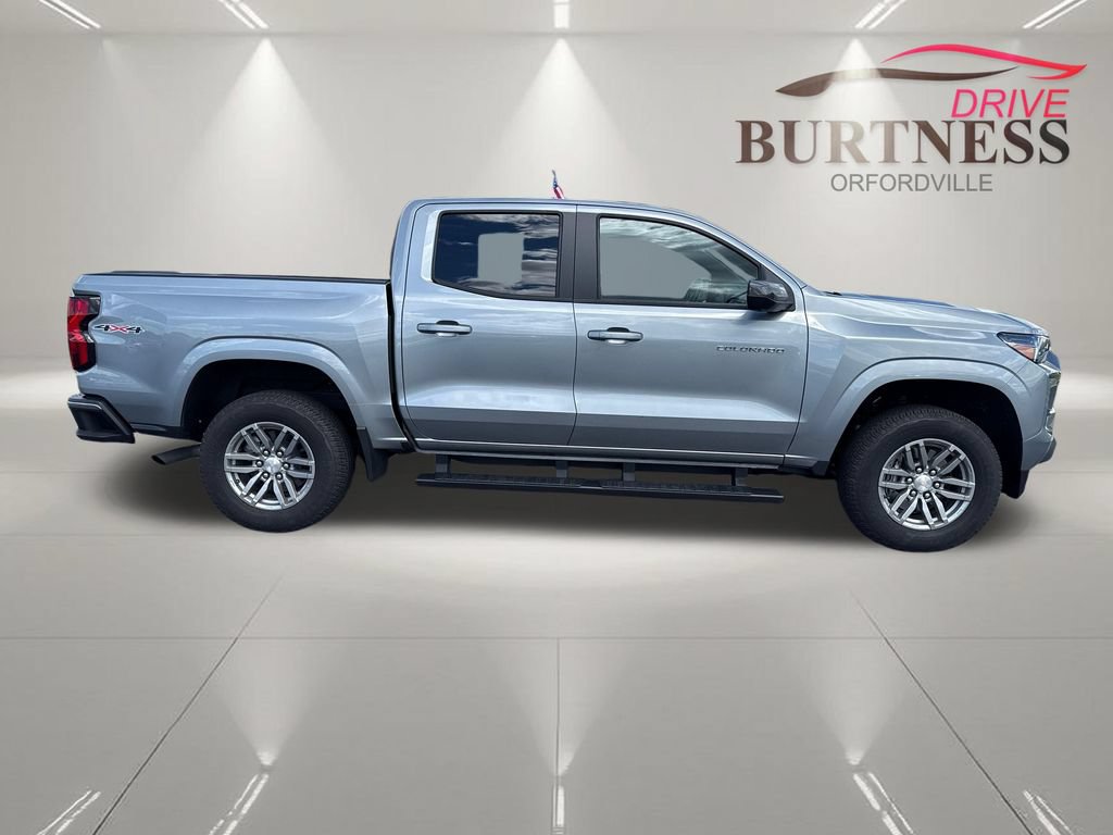 Certified 2024 Chevrolet Colorado LT w/ LT Convenience Package II AWD/4WD image 9