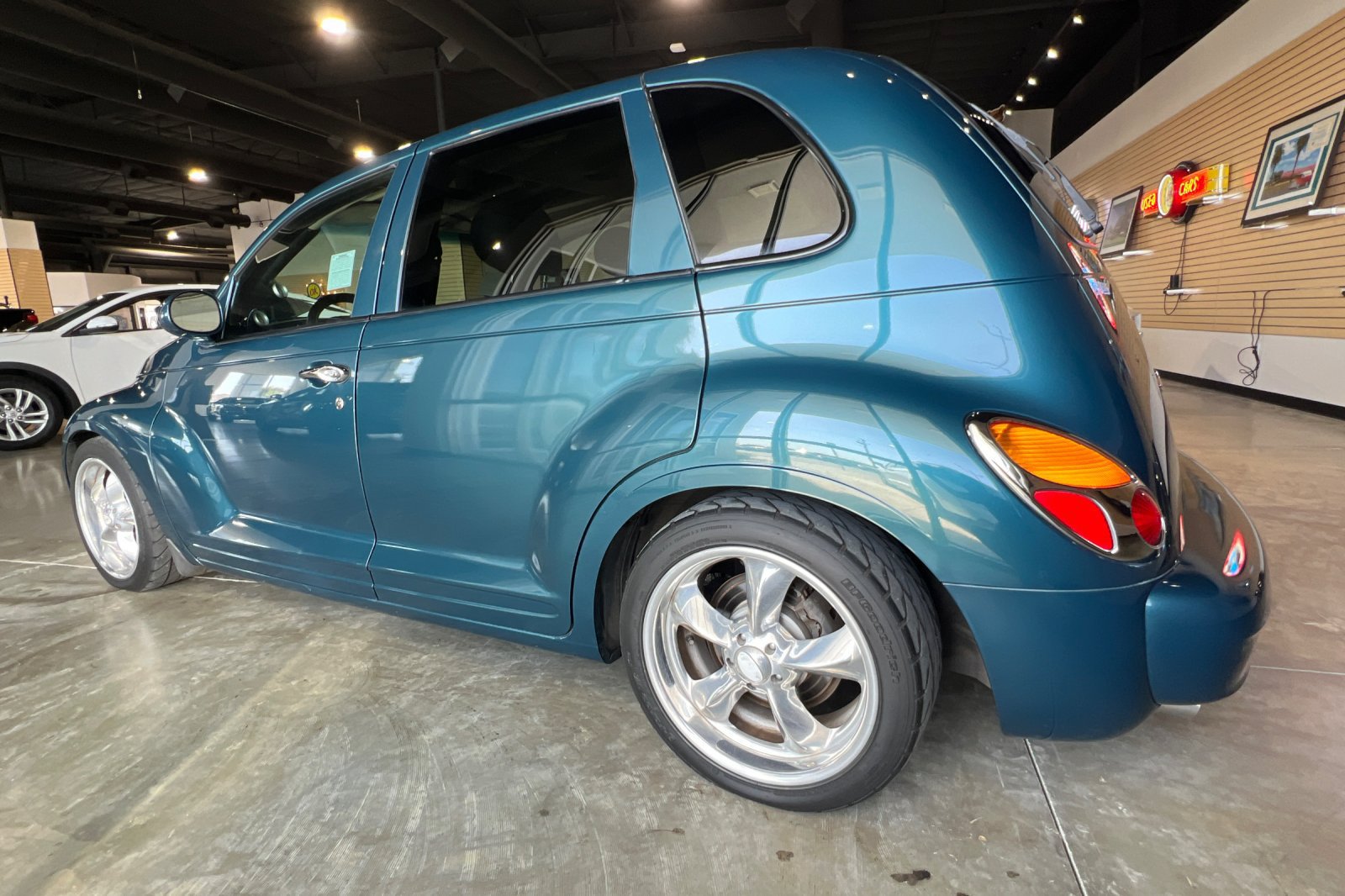 Used 2001 Chrysler PT Cruiser FWD image 8