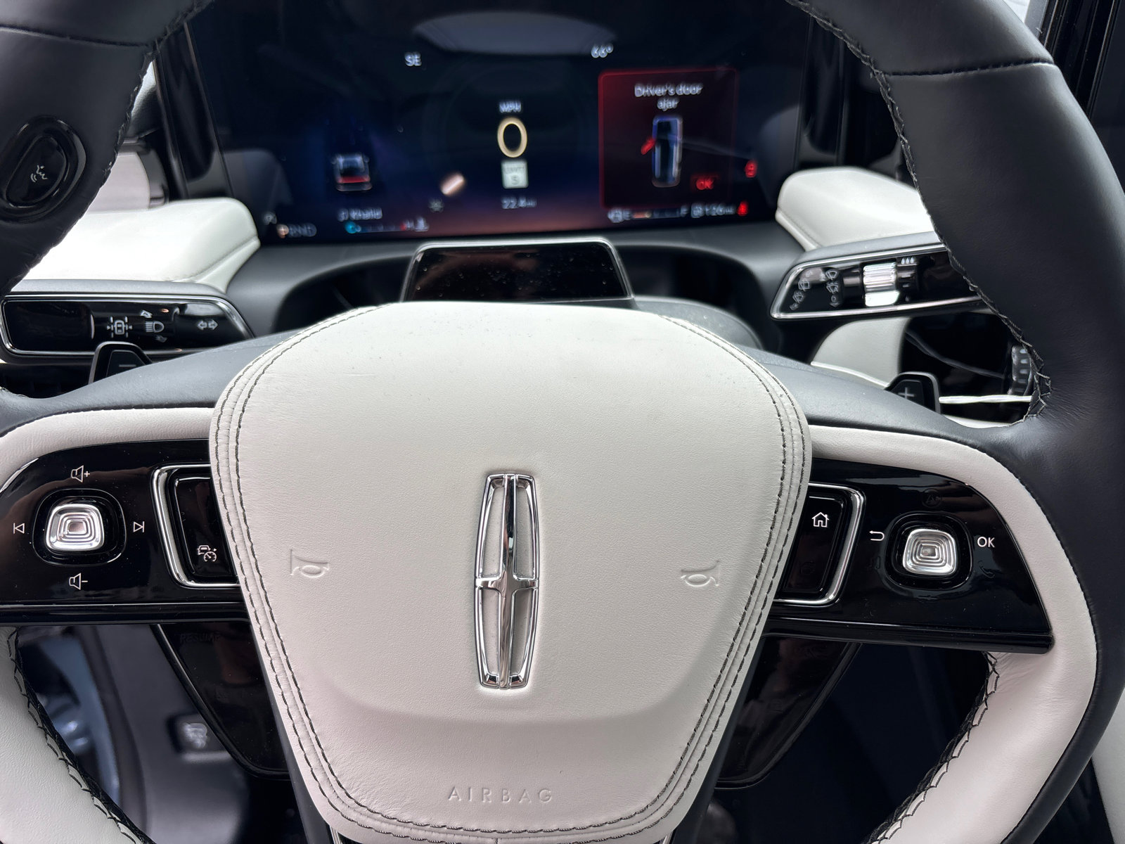 New 2026 Lincoln Aviator Reserve image 16