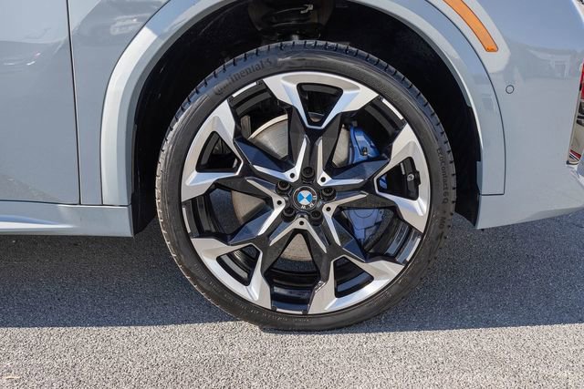 Certified 2025 BMW X2 xDrive28i w/ Premium Package image 11