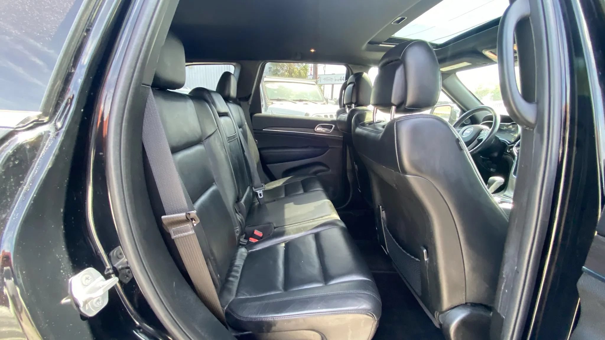 Used 2018 Jeep Grand Cherokee Limited AWD/4WD image 18