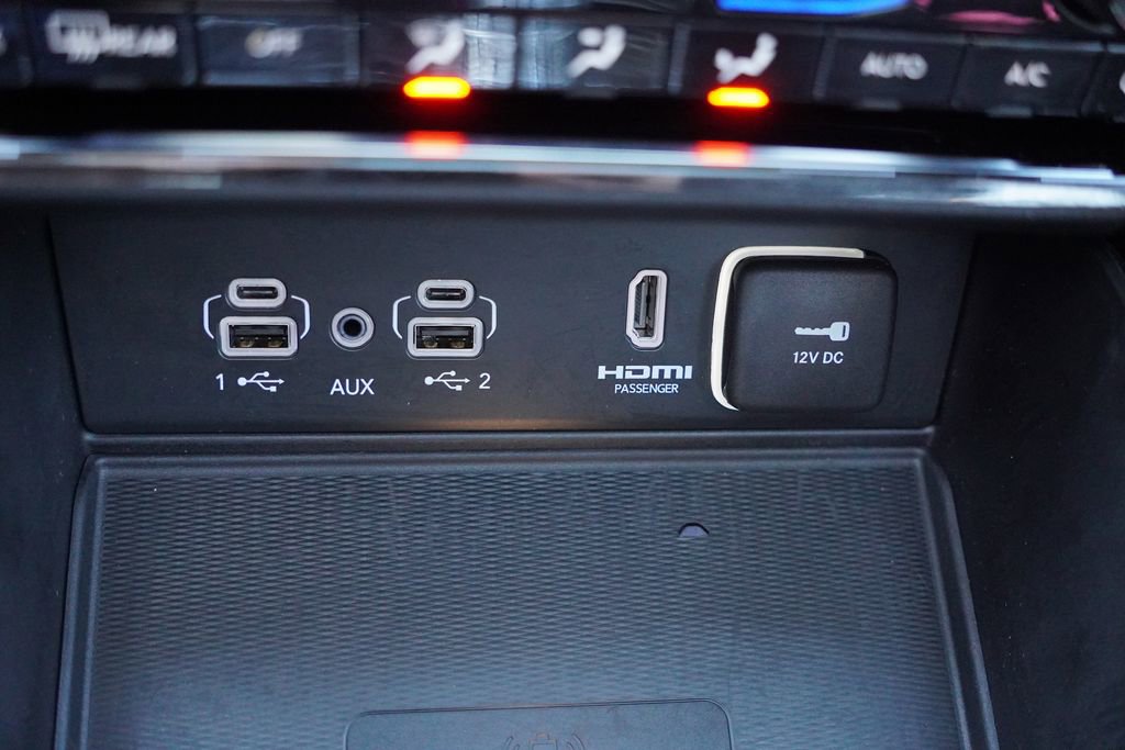 Used 2023 Jeep Grand Cherokee 30th Anniversary image 32