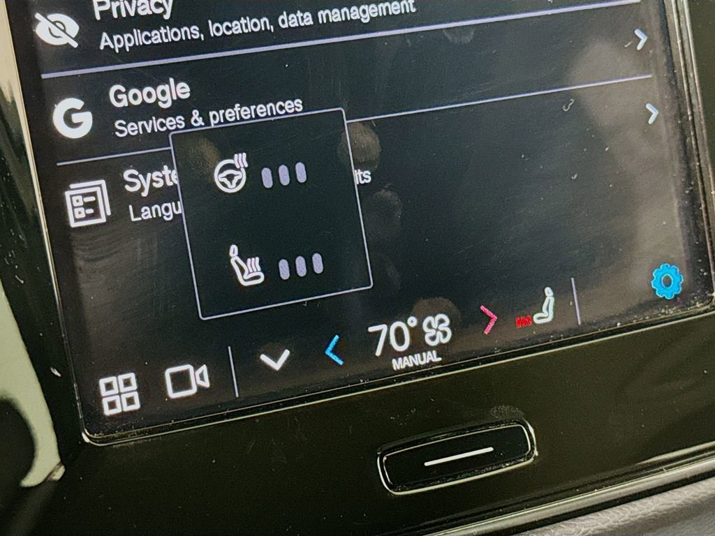 Used 2023 Volvo XC40 B5 Core w/ Convenience Package image 20