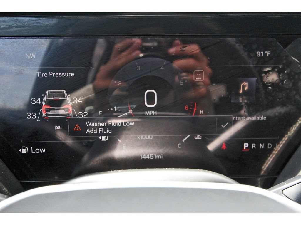 Used 2025 GMC Yukon Elevation w/ LPO, Floor Liner Package RWD image 8