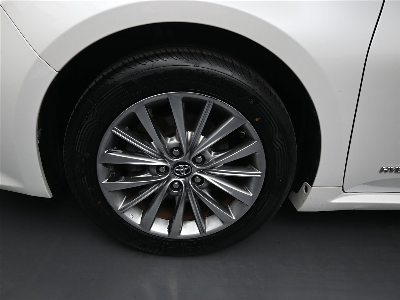 Used 2016 Toyota Avalon Limited image 17