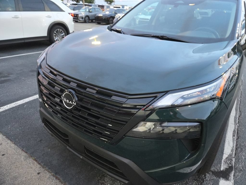 Used 2026 Nissan Rogue Dark Armor FWD image 6
