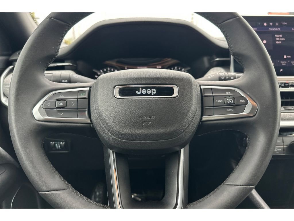 Used 2024 Jeep Compass Latitude image 24