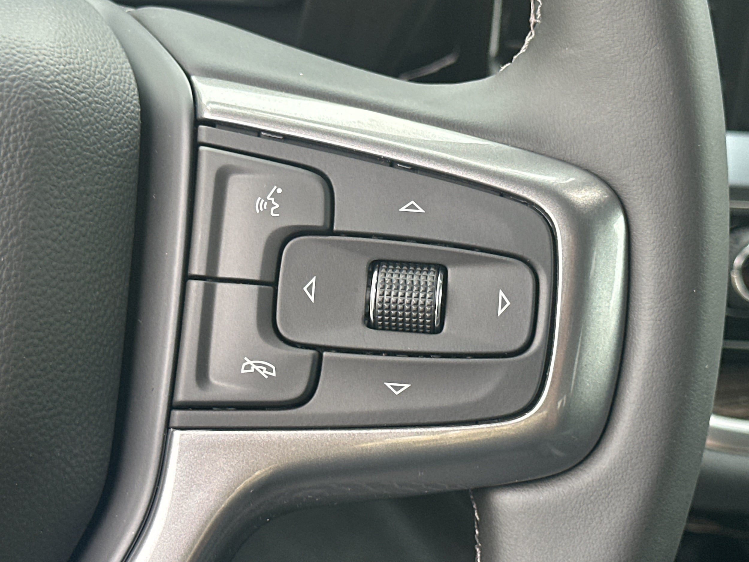 New 2026 Chevrolet Silverado 1500 RST w/ LPO, Dark Essentials Package AWD/4WD image 25
