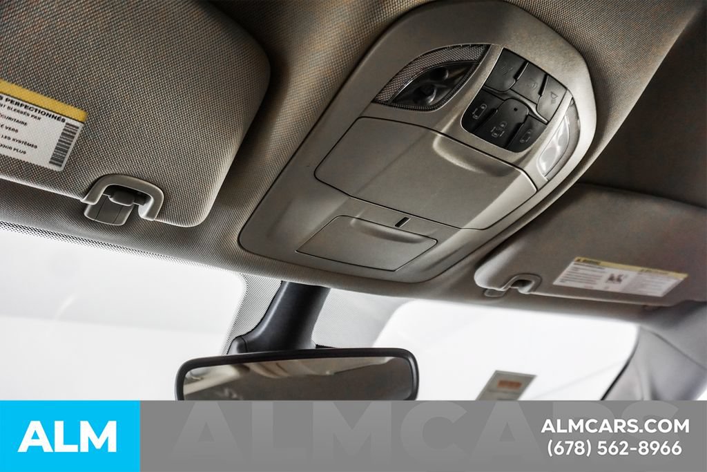 Used 2023 Chrysler Pacifica Touring-L FWD image 45